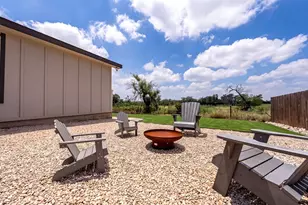 912 Smokey Oak Dr, Fredericksburg, TX 78624 - Photo 35