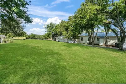 408 Fulton St, Fredericksburg, TX 78624 - Photo 7