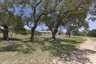 622 Paradise Ranch Rd, Fredericksburg, TX 78624 - Photo 3