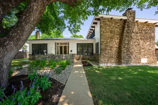 311 S Crockett St, Fredericksburg, TX 78624 - Photo 7