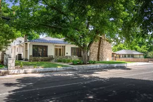 311 S Crockett St, Fredericksburg, TX 78624 - Photo 9