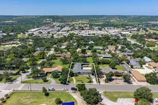 1009 W Main St, Kerrville, TX 78028 - Photo 51