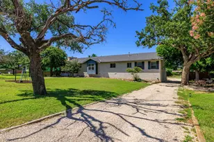 1009 W Main St, Kerrville, TX 78028 - Photo 47