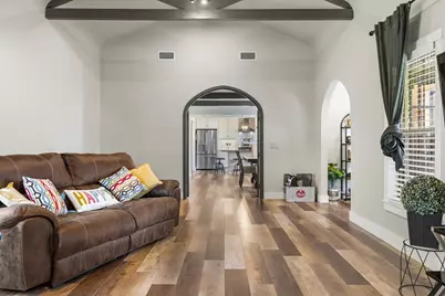 1009 W Main St, Kerrville, TX 78028 - Photo 11