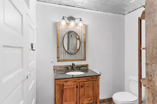 307 S Creek St, Fredericksburg, TX 78624 - Photo 21