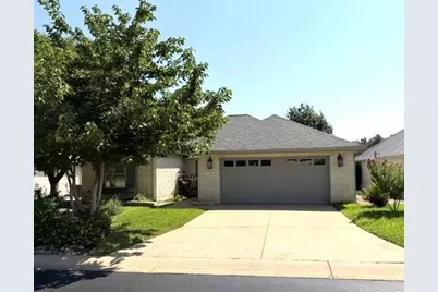 114 W Creekview Dr, Fredericksburg, TX 78624 - Photo 1