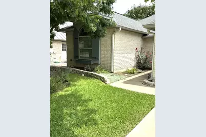 114 W Creekview Dr, Fredericksburg, TX 78624 - Photo 3