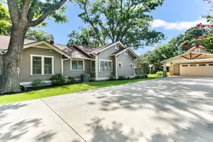 404 N Pecan St, Fredericksburg, TX 78624 - Photo 35