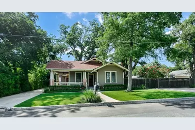 404 N Pecan St, Fredericksburg, TX 78624 - Photo 1