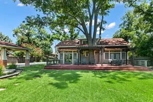 404 N Pecan St, Fredericksburg, TX 78624 - Photo 19