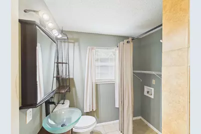 328 Glenmoor Dr, Fredericksburg, TX 78624 - Photo 7