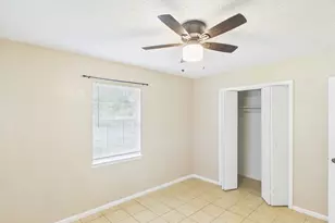 328 Glenmoor Dr, Fredericksburg, TX 78624 - Photo 15