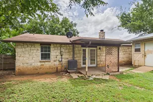 328 Glenmoor Dr, Fredericksburg, TX 78624 - Photo 25
