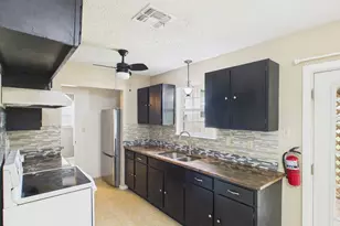 328 Glenmoor Dr, Fredericksburg, TX 78624 - Photo 5