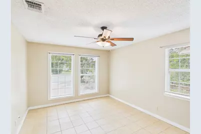 328 Glenmoor Dr, Fredericksburg, TX 78624 - Photo 11