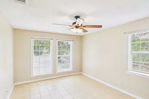 328 Glenmoor Dr, Fredericksburg, TX 78624 - Photo 11