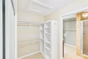 328 Glenmoor Dr, Fredericksburg, TX 78624 - Photo 9
