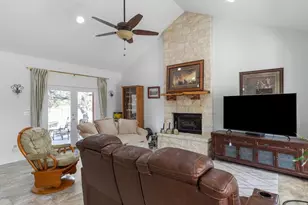 2747 Lower Crabapple Rd, Fredericksburg, TX 78624 - Photo 9