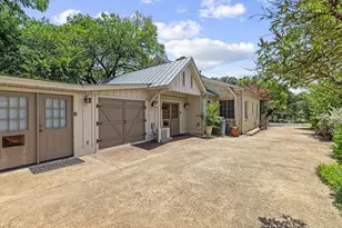 208 W Schubert St, Fredericksburg, TX 78624 - Photo 47