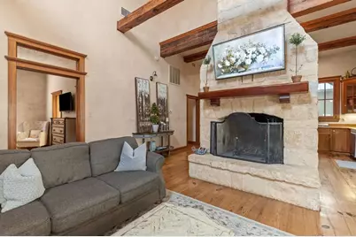 208 W Schubert St, Fredericksburg, TX 78624 - Photo 7