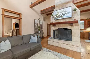208 W Schubert St, Fredericksburg, TX 78624 - Photo 7