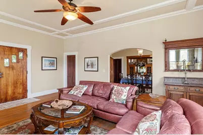 215 E Travis St, Fredericksburg, TX 78624 - Photo 7