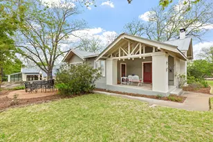 215 E Travis St, Fredericksburg, TX 78624 - Photo 29