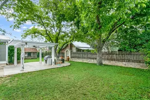 414 E Schubert St, Fredericksburg, TX 78624 - Photo 35
