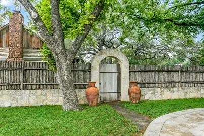 414 E Schubert St, Fredericksburg, TX 78624 - Photo 37