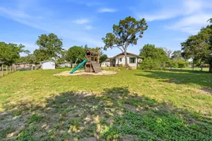 136 Royal Oaks Loop, Kerrville, TX 78028 - Photo 37
