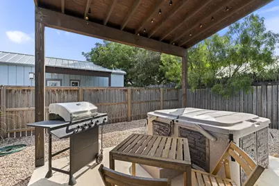 506 E Ufer St, Fredericksburg, TX 78624 - Photo 21