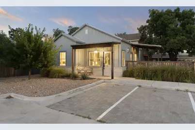506 E Ufer St, Fredericksburg, TX 78624 - Photo 3