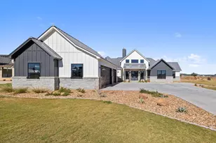 220 Interlaken St, Fredericksburg, TX 78624 - Photo 5