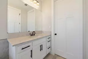 220 Interlaken St, Fredericksburg, TX 78624 - Photo 33