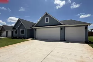 171 Teal St, Fredericksburg, TX 78624 - Photo 3