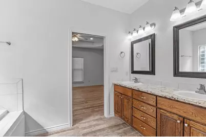 143 Stonewood, Fredericksburg, TX 78624 - Photo 19