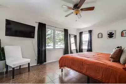 804 N Milam St, Fredericksburg, TX 78624 - Photo 9