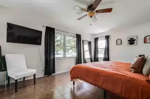 804 N Milam St, Fredericksburg, TX 78624 - Photo 9