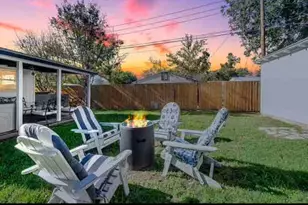 804 N Milam St, Fredericksburg, TX 78624 - Photo 13