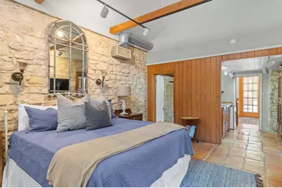 208 E San Antonio St, Fredericksburg, TX 78624 - Photo 3