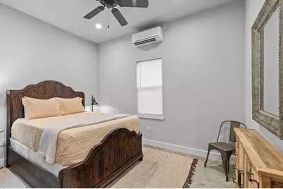 208 E San Antonio St, Fredericksburg, TX 78624 - Photo 57