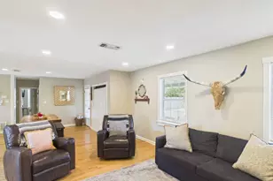 510 S Olive St, Fredericksburg, TX 78624 - Photo 13