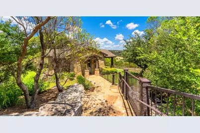 439 W Boot Ranch Ridge, Fredericksburg, TX 78624 - Photo 17