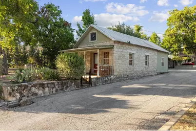 208 E San Antonio St, Fredericksburg, TX 78624 - Photo 85