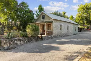 208 E San Antonio St, Fredericksburg, TX 78624 - Photo 85