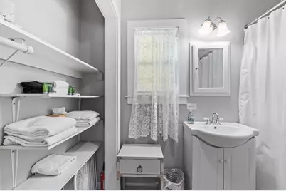 208 E San Antonio St, Fredericksburg, TX 78624 - Photo 41
