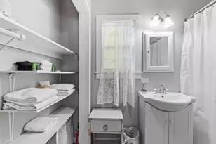 208 E San Antonio St, Fredericksburg, TX 78624 - Photo 41