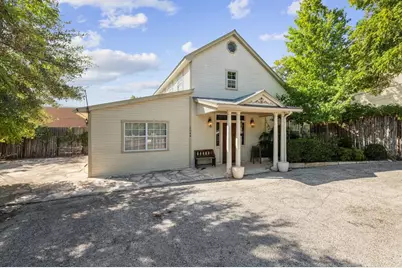 208 E San Antonio St, Fredericksburg, TX 78624 - Photo 11