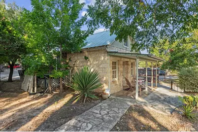 208 E San Antonio St, Fredericksburg, TX 78624 - Photo 79