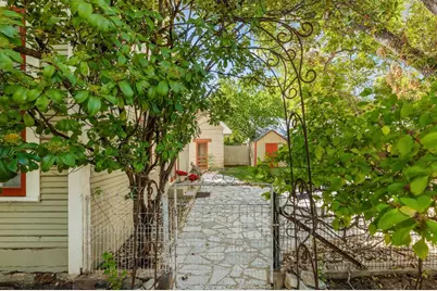 104 N Cherry St, Fredericksburg, TX 78624 - Photo 23